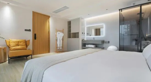 Капсула Chuan Summer Riverside Hiking & Rafting · Creamy Designer Poolside Lodge