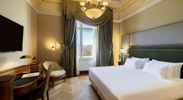 Двухместный номер XL Premium NH Collection Prague Carlo IV