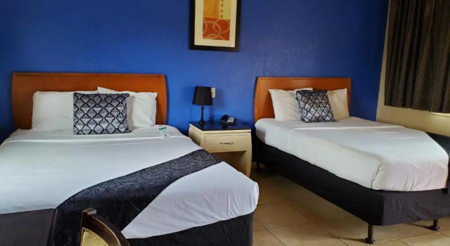 PineCrest Inn & Suites, Забронировать Отель Флагстафф 