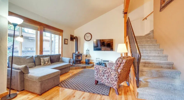 Mccall Vacation Rental ~ 1/2 Mi to Payette Lake!, Забронировать Отель Отели Мак-Колл 3 звезды, рядом с Manchester Ice &amp; Event Center, 3*