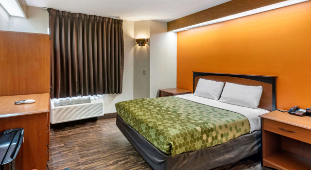 Двухместный номер Standard Econo Lodge North Academy