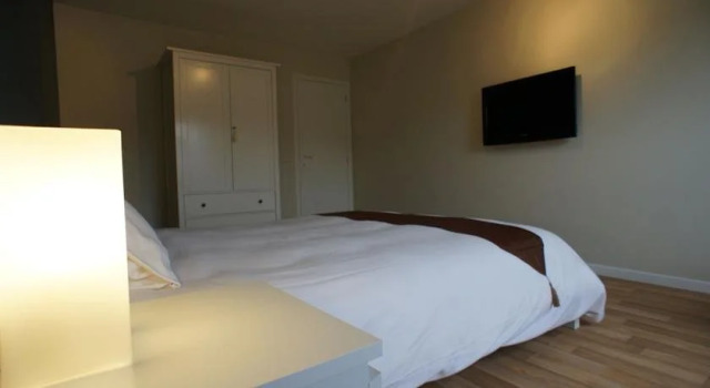 Guesthouse Orchid, Rezerwuj Hotel Hotele w Bruksela z parkingiem, Parking