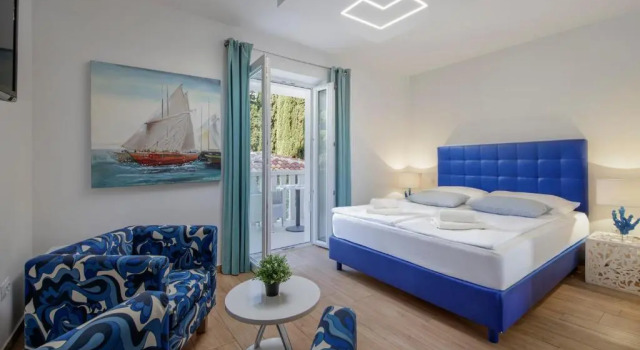 Двухместный номер Luxury с видом на бассейн Villa Mediterranea