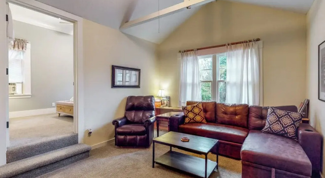 Forbestown Carriage House in the Heart of Dtwn, Buchen Sie Hotel Lakeport Kalifornien