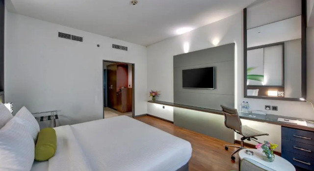 Двухместный номер для людей с ограниченными возможностями Executive Howard Johnson Plaza by Wyndham Dubai Deira