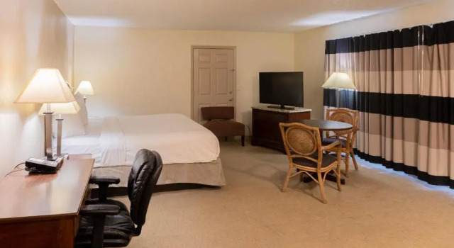 Номер Standard Cottonwood Suites Savannah Hotel & Conference Center