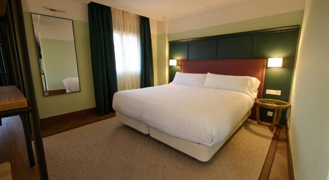 Полулюкс Honest Granada Hotel
