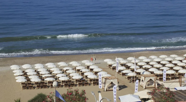 Трёхместный номер Standard с балконом Blue Diamond Alya Hotel