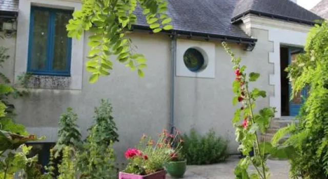 House Domaine de l'ebeaupin 2, Rezerwuj Hotel Hotele w Cheille z parkingiem, Parking