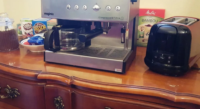 Apakabar Homestay - proche gare Melun, parking privé, Netflix, Забронировать Отель Мелён Seine-et-Marne
