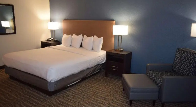 Четырёхместный люкс Best Western Town & Country Lodge