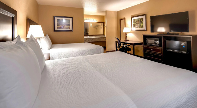 Четырёхместный номер Standard Best Western Country Inn