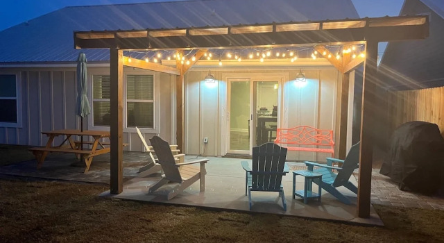 Coral Cabana - 3BD 2BA Home Close to Beach w/ Optional Golf Cart!, Book Feriehus Hoteller i Lower Grand Lagoon med parkering, Parkering