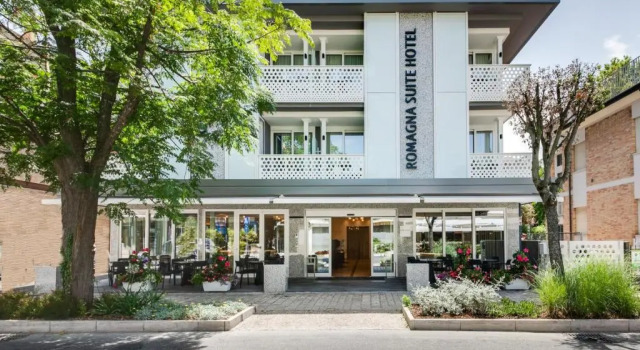 Romagna Suite Hotel, Забронировать Отель Отели Гаттео-а-Маре с бассейном, Бассейн