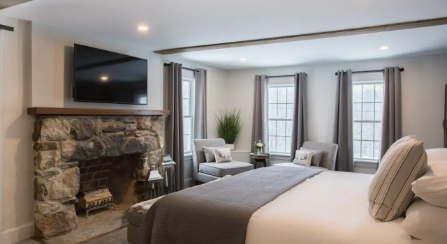 Mountain Meadows Lodge, Varaa Hotelli Hotellit New England uima-altaalla, Uima-allas