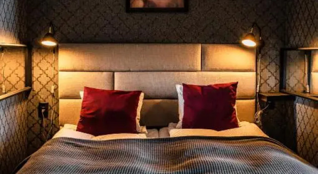 Двухместный номер Deluxe с балконом Hotell Carl Friman
