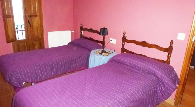 Casa Rural Aras Apartamentos Turísticos, Prenota Hotel Aras de los Olmos Spagna