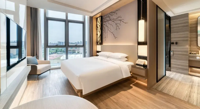 Двухместный номер Superior с видом на город Courtyard by Marriott Hangzhou Xihu