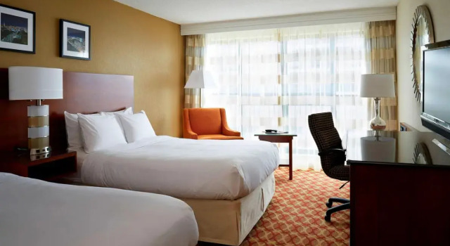 Четырёхместный номер Standard Ottawa Marriott Hotel