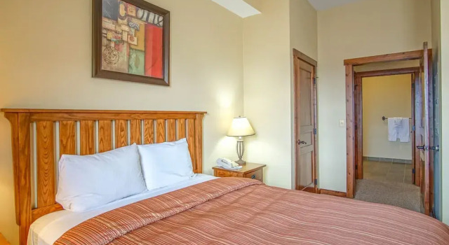 2 Br: Soaring Eagle #411: Luxury Lodging. Great Amenities Slope Side!
