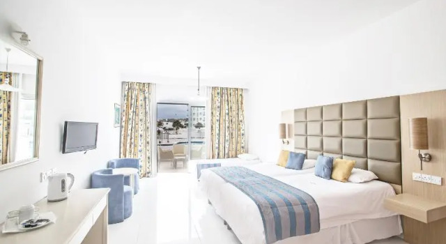 Standard Doppel Zimmer mit eingeschränktem Meerblick Odessa Beach Hotel