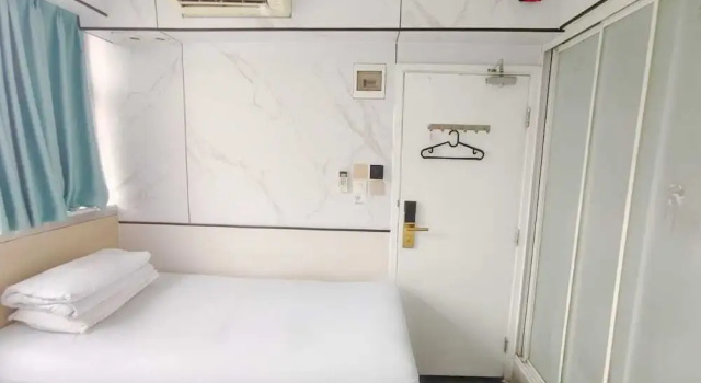 Трёхместный семейный номер Standard Tsim Sha Tsui Bedrooms