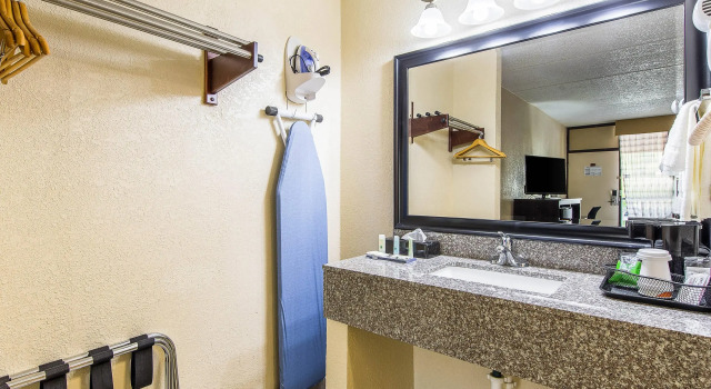 Двухместный номер Standard Quality Inn Forest City