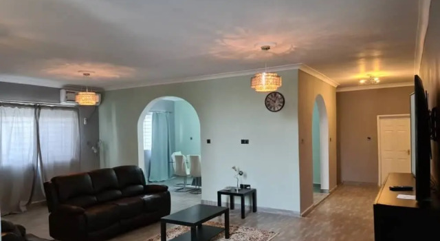 6-bed House in Freetown 5 min Drive From the Beach, Забронировать Отель Отели Западной провинции 3 звезды, 3*