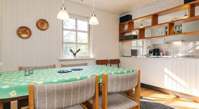 Коттедж 6 person holiday home in Hals