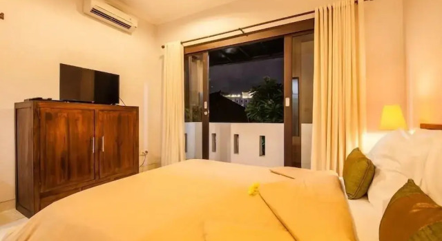 SMV . 8-BR · 8BR Pool Prime Area Walk to Beach N Shops Legian, Rezervovat Vila Chaty v Bali, Chalupa