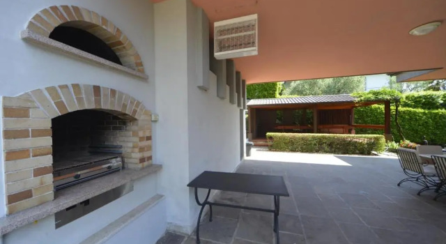 Вилла рядом с пляжем Holiday Garda Villa Dolcelago Lake Front