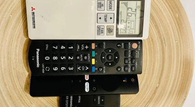 Arcoris Mont Kiara 1 to 5 pax Designer Netflix Chill Balcony
