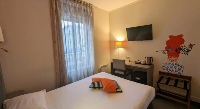 Номер Economy HOTEL ARVERNA VICHY - ClTHOTEL