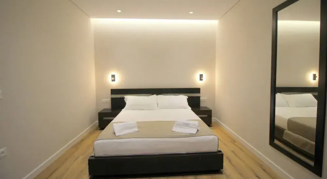 Трёхместный номер Standard с балконом Hotel Strora