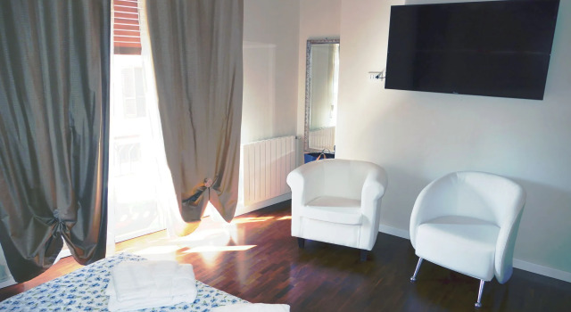 Domus Yenne Suites, Забронировать Отель Кальяри Южная Сардиния, рядом с Национальный археологический музей