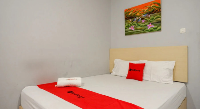 Номер Standard RedDoorz @ Jalan Adiyaksa Panakkukang