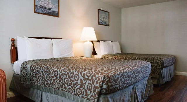 Четырёхместный номер Standard Alamo Inn & Suites