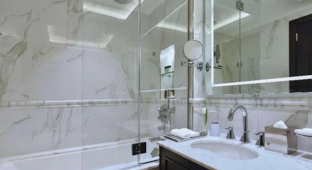 Номер Standard с балконом Mövenpick Hotel Bahrain
