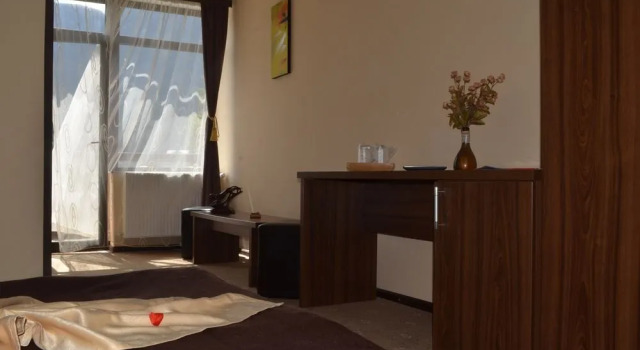 Magic Club, Забронировать Отель Отели Буштени с завтраком, рядом с Замок Кантакузино, Завтраки