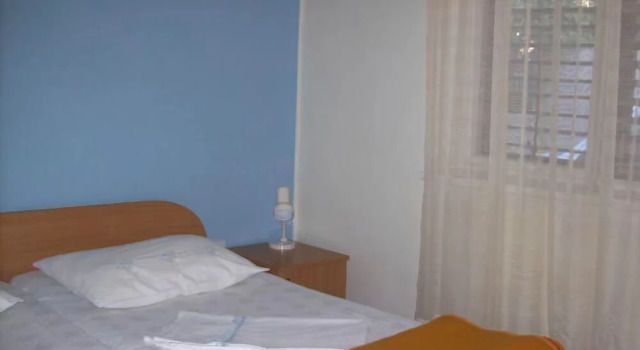 Apartments Nediljka, Забронировать Апартаменты/квартира Отели Шибеник с бассейном, рядом с Частный Пляж «Ярам Апартментс», Бассейн
