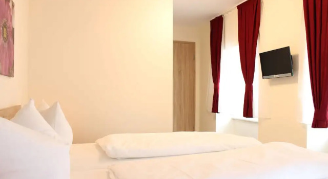 Номер Comfort City House Alpeneck