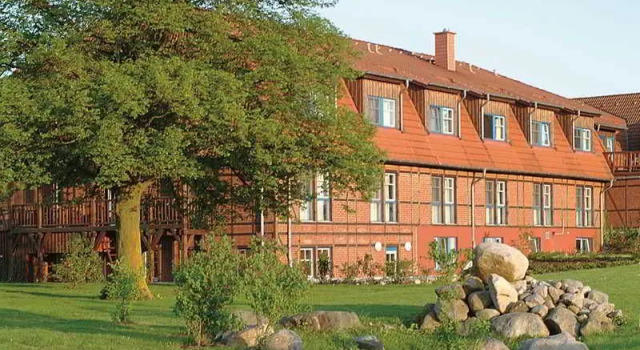 HOTEL alter Landsitz, Забронировать Отель Грабовхёфе 