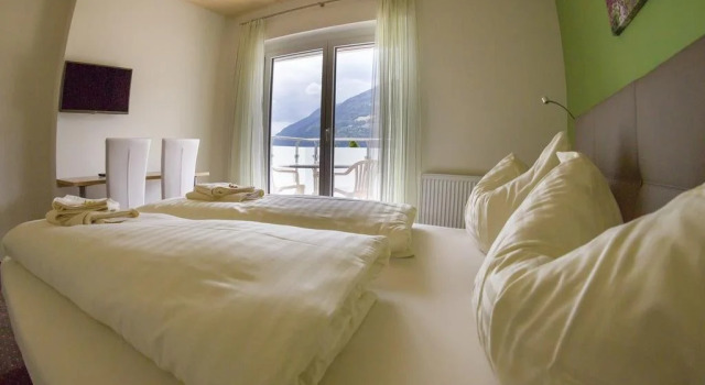 Gästehaus Krappinger/Pizzeria Mamma Mia, Buchen Sie Hotel Ossiach Ossiacher See
