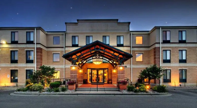 Кровать в общем номере Staybridge Suites Middleton/Madison-West by IHG