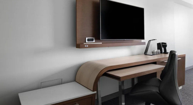 Четырёхместный номер Standard с красивым видом из окна Courtyard by Marriott Delray Beach