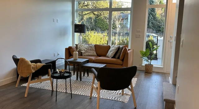 Номер Luxury Ruby Red Cloud Homes Vancouver