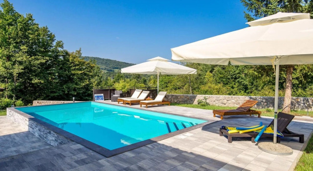 Stunning Home in Slunj With 3 Bedrooms, Wifi and Outdoor Swimming Pool, Book Hotel Hotels in Slunj with a Pool, Swimming Pool