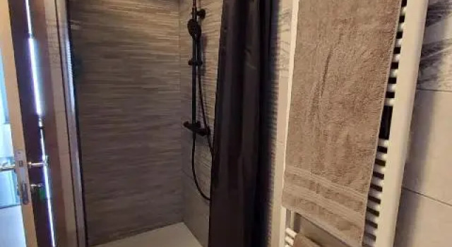 Chambre deluxe au 2ème étage, chambre double au 4ème étage, Prenota Hotel Hotel a Flanders con parcheggio, Parcheggio