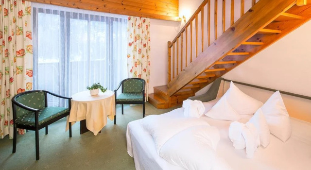 Hotel Neue Burg, Book Hotel Nauders Tyrol
