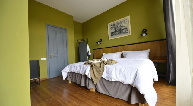 Hotel 27
